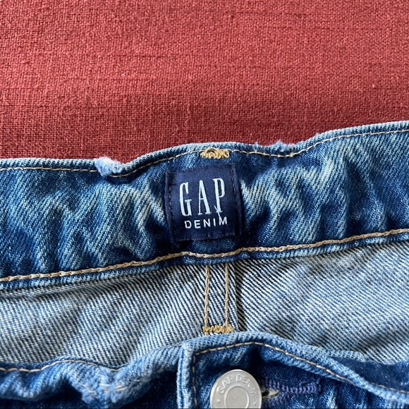 GAP cheeky straight distressed button fly jeans - Picture 3 of 6